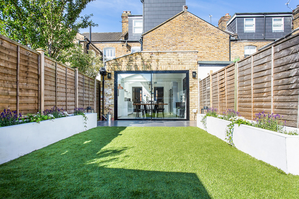 21_MR_house extension_garden ciew_02